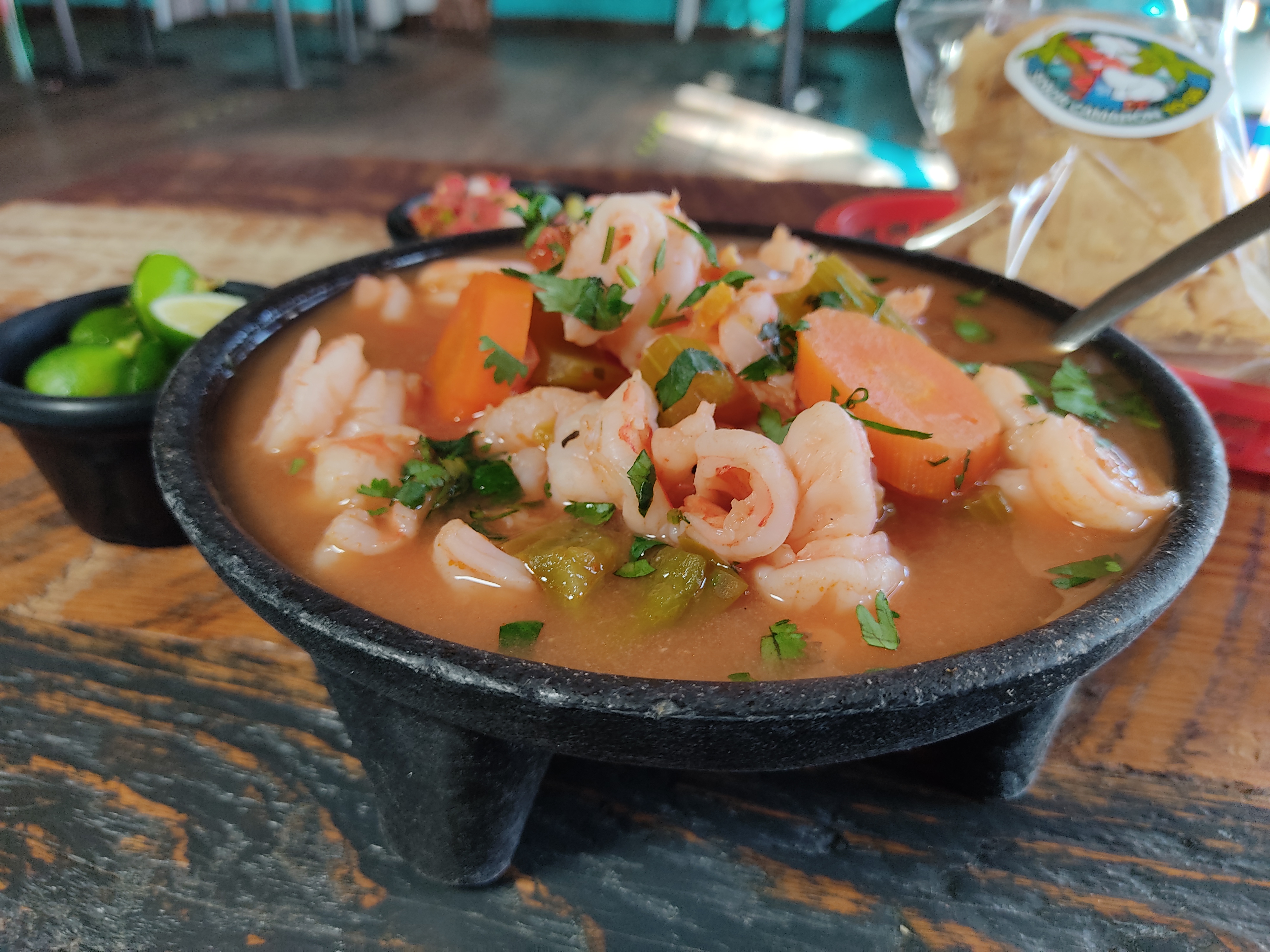 Caldo de camarón de la casa